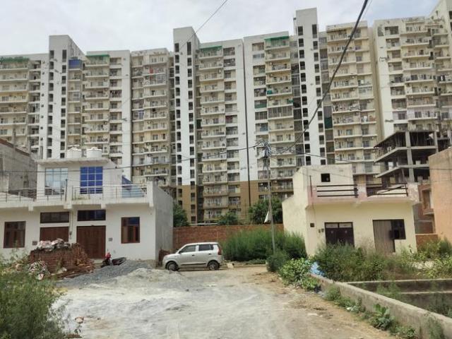 Residential Plot in Beta I for resale Greater Noida. The reference number is 20351662