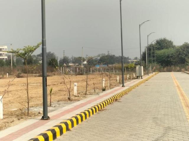 Residential Plot in Bhanur for resale Sangareddy. The reference number is 19886447
