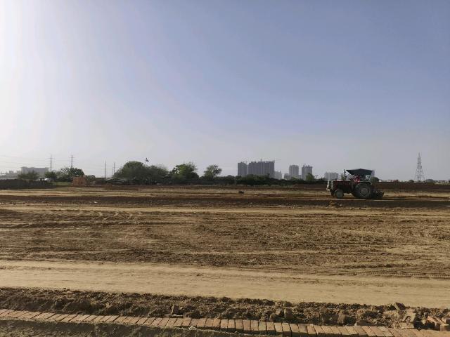 Residential Plot in Bhanauta for resale Greater Noida. The reference number is 19916729