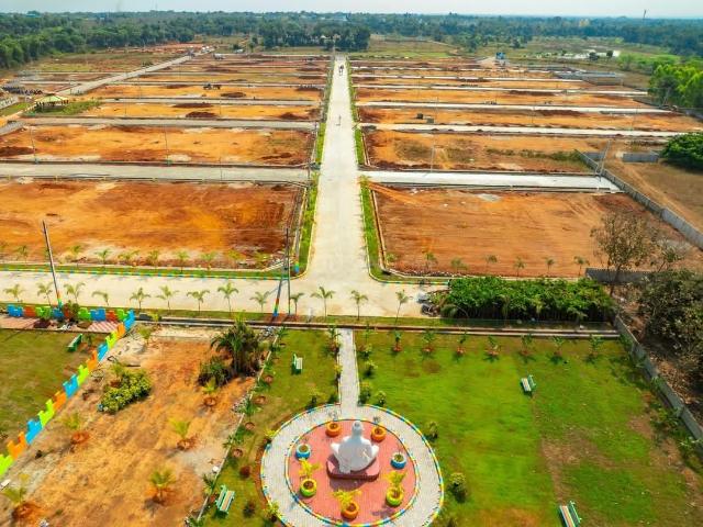 Residential Plot in Bhogapuram for resale Vizianagaram. The reference number is 19182131