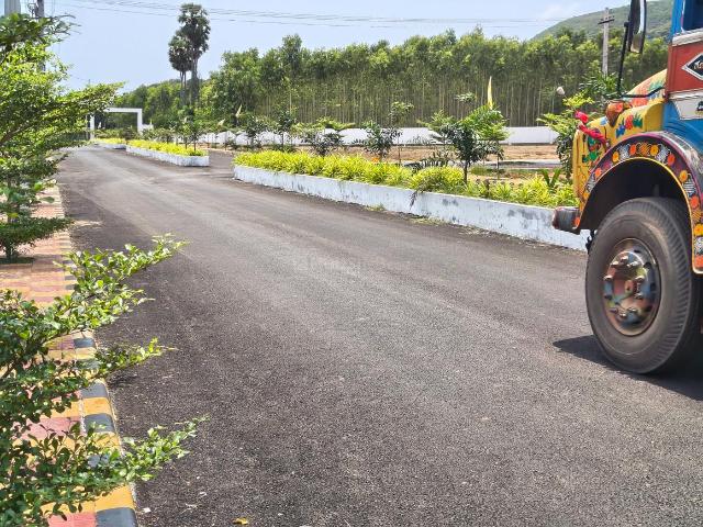 Residential Plot in Bhogapuram for resale Vizianagaram. The reference number is 20415679