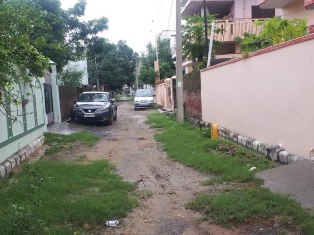 Residential Plot in Bhullanpur for resale Varanasi. The reference number is 6811878