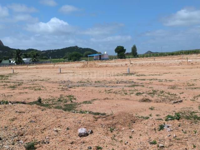Residential Plot in Bibinagar for resale Yadadri Bhuvanagiri. The reference number is 19218039