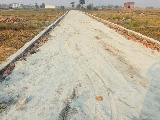 Residential Plot in Chak Gambhira for resale Mirzapur. The reference number is 20351313
