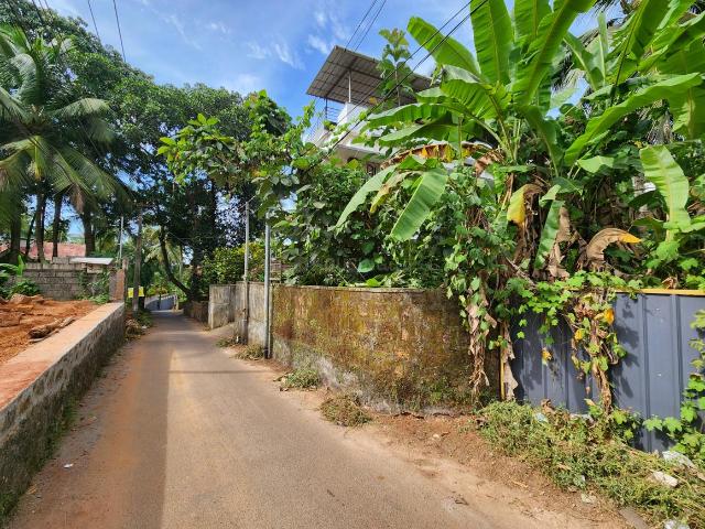 Residential Plot in Chevayur for resale Kozhikode. The reference number is 18196645