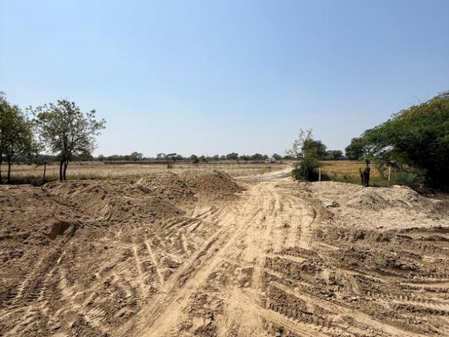 Residential Plot in Chhatikara for resale Vrindavan. The reference number is 20001966