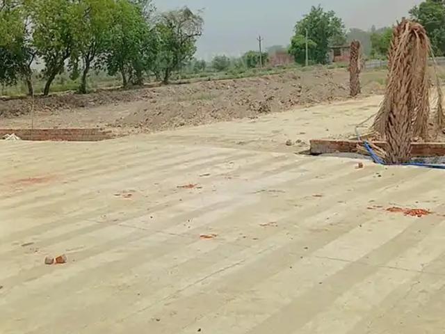 Residential Plot in Chhatikara for resale Vrindavan. The reference number is 20294504