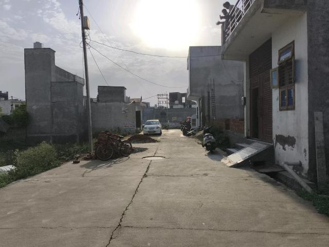 Residential Plot in Chhapraula for resale Ghaziabad. The reference number is 20389924