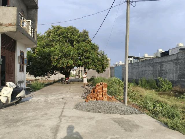 Residential Plot in Chhapraula for resale Ghaziabad. The reference number is 20390500