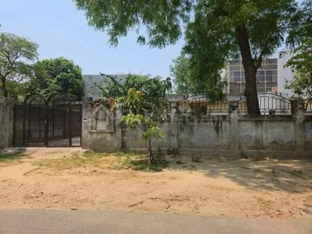 Residential Plot in Chi III for resale Greater Noida. The reference number is 19973047