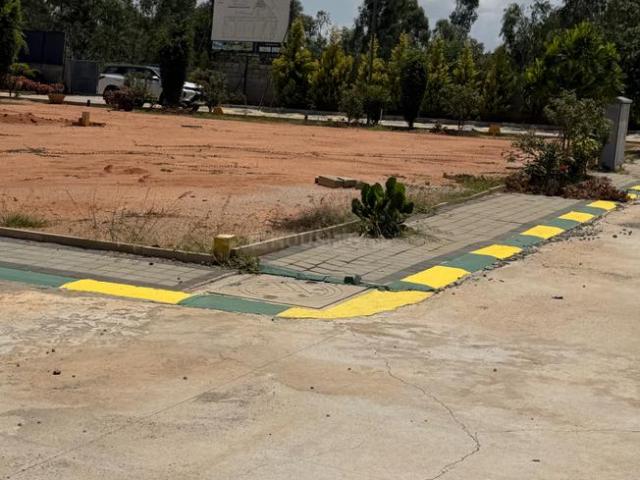 Residential Plot in Kadumuthsandra Plantation for resale Kolar. The reference number is 20604390