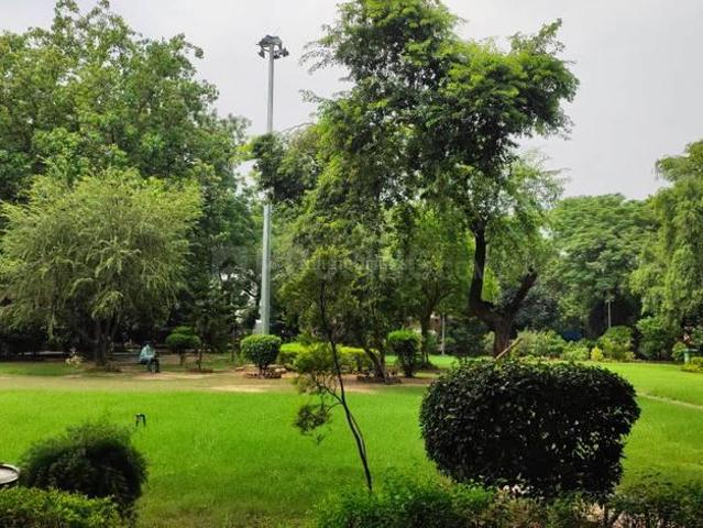 Residential Plot in Chittaranjan Park for resale New Delhi. The reference number is 20907383