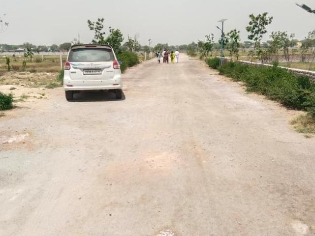 Residential Plot in Choorahansi for resale Mathura. The reference number is 20059223