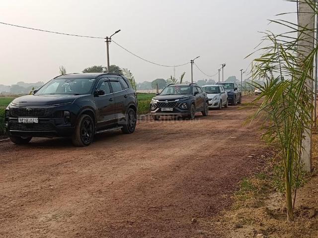 Residential Plot in Choorahansi for resale Mathura. The reference number is 20039684