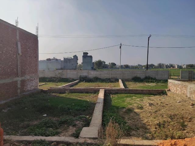 Residential Plot in Dadri for resale Greater Noida. The reference number is 19287800
