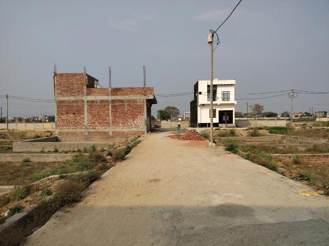 Residential Plot in Dadri for resale Greater Noida. The reference number is 19690870