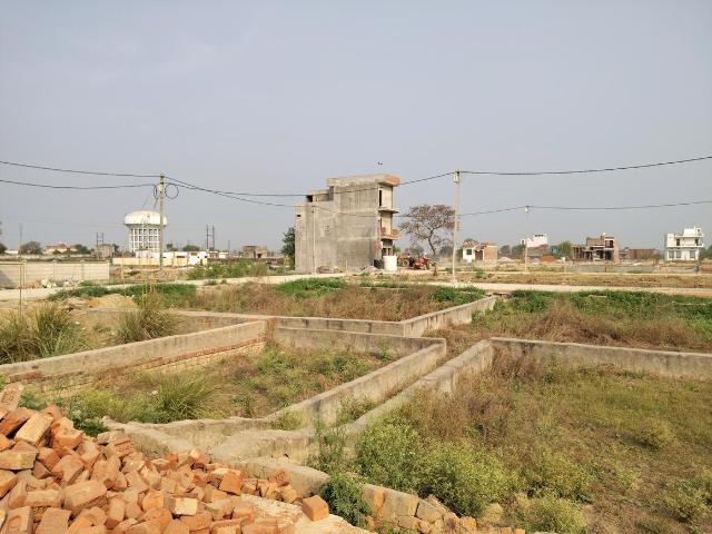Residential Plot in Dadri for resale Greater Noida. The reference number is 19690834