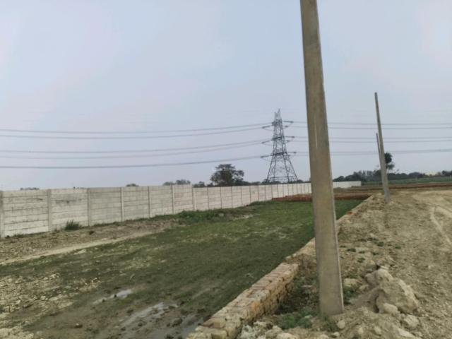 Residential Plot in Dadri for resale Greater Noida. The reference number is 19616627