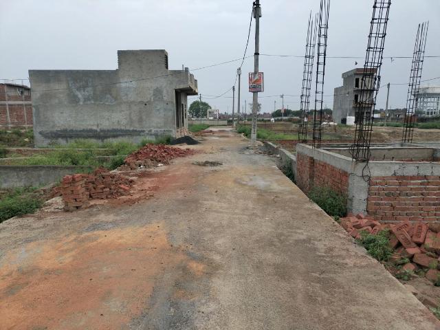Residential Plot in Dadri for resale Greater Noida. The reference number is 19924877