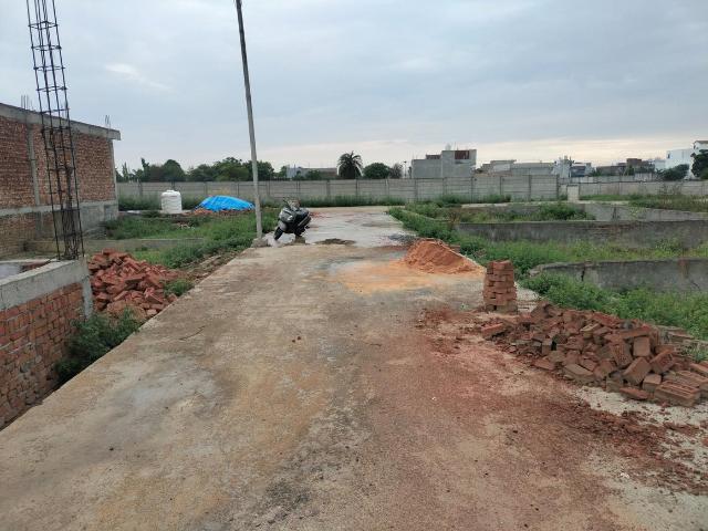 Residential Plot in Dadri for resale Greater Noida. The reference number is 19924947