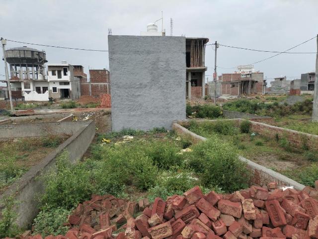Residential Plot in Dadri for resale Greater Noida. The reference number is 19924934