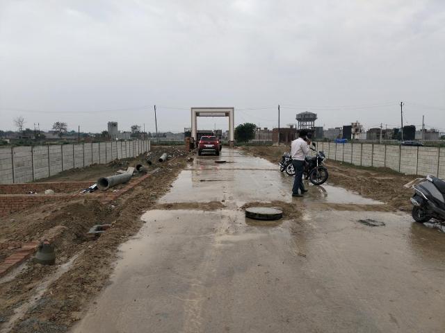Residential Plot in Dadri for resale Greater Noida. The reference number is 19925050