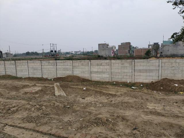 Residential Plot in Dadri for resale Greater Noida. The reference number is 19925107