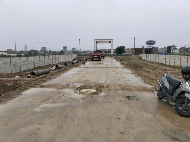 Residential Plot in Dadri for resale Greater Noida. The reference number is 19925123