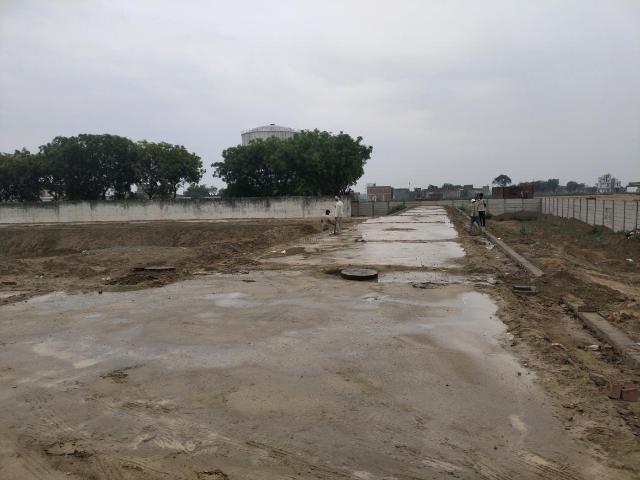 Residential Plot in Dadri for resale Greater Noida. The reference number is 19925136