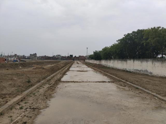 Residential Plot in Dadri for resale Greater Noida. The reference number is 19925467