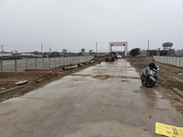 Residential Plot in Dadri for resale Greater Noida. The reference number is 19925498