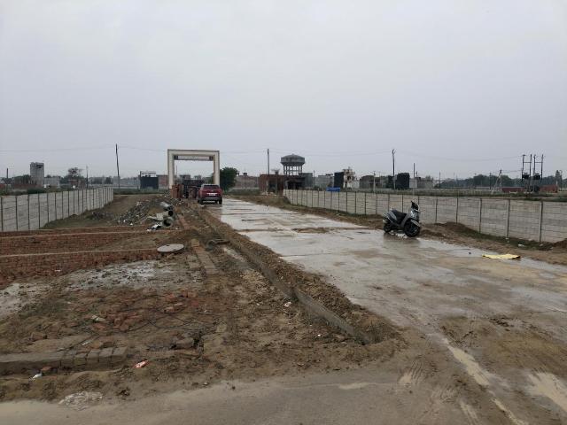 Residential Plot in Dadri for resale Greater Noida. The reference number is 19925676