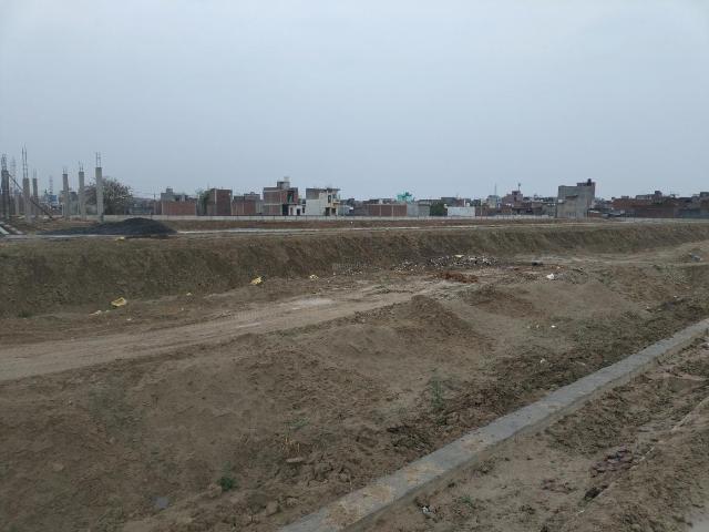 Residential Plot in Dadri for resale Greater Noida. The reference number is 19925876