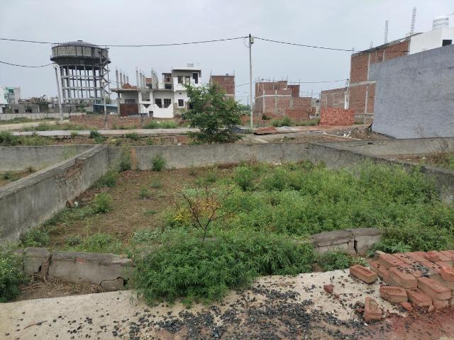 Residential Plot in Dadri for resale Greater Noida. The reference number is 19926167