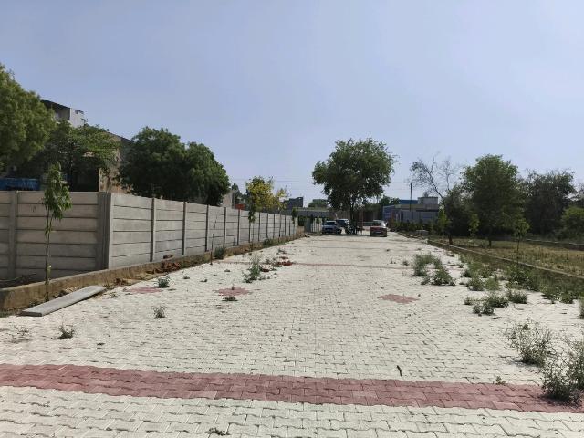 Residential Plot in Dadri for resale Greater Noida. The reference number is 20174595