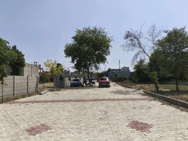 Residential Plot in Dadri for resale Greater Noida. The reference number is 20174640