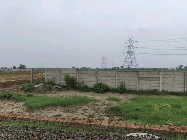 Residential Plot in Dadri for resale Greater Noida. The reference number is 20736118