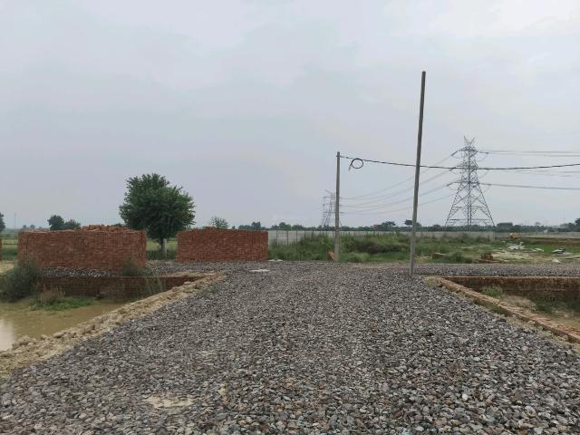Residential Plot in Dadri for resale Greater Noida. The reference number is 20736399