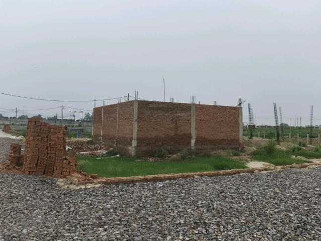 Residential Plot in Dadri for resale Greater Noida. The reference number is 20736415