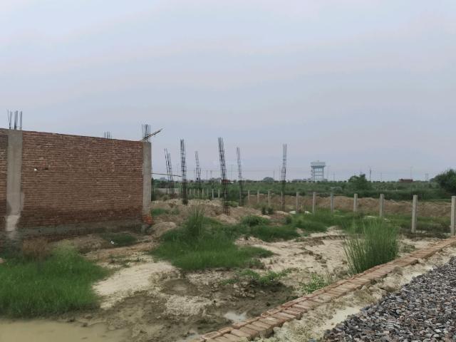 Residential Plot in Dadri for resale Greater Noida. The reference number is 20736438
