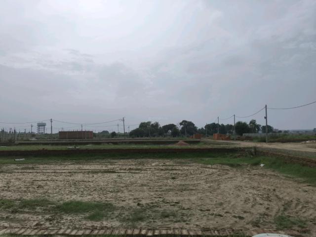 Residential Plot in Dadri for resale Greater Noida. The reference number is 20838599