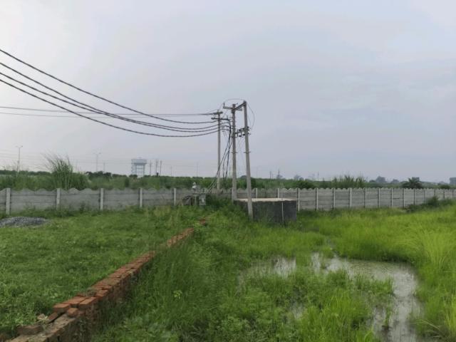 Residential Plot in Dadri for resale Greater Noida. The reference number is 20993498