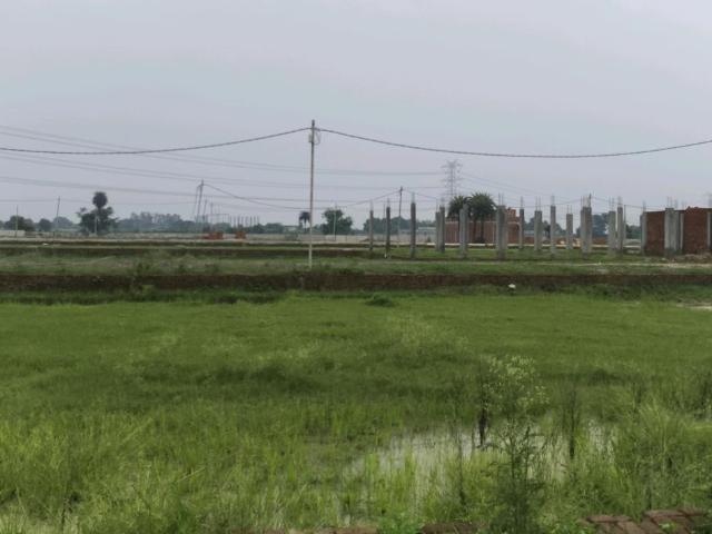 Residential Plot in Dadri for resale Greater Noida. The reference number is 20993674