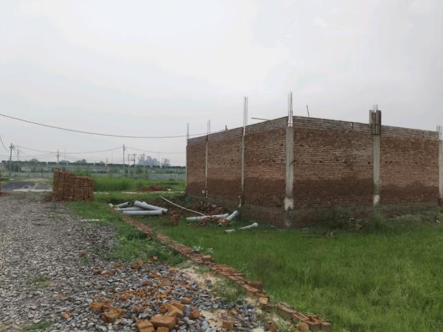 Residential Plot in Dadri for resale Greater Noida. The reference number is 20993691