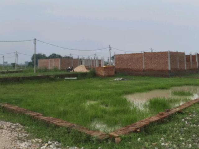 Residential Plot in Dadri for resale Greater Noida. The reference number is 20993891