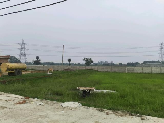 Residential Plot in Dadri for resale Greater Noida. The reference number is 20994046