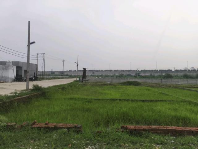 Residential Plot in Dadri for resale Greater Noida. The reference number is 20994177