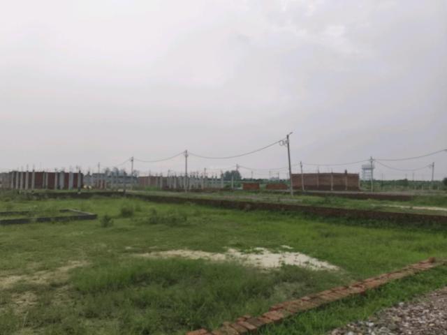 Residential Plot in Dadri for resale Greater Noida. The reference number is 20994738