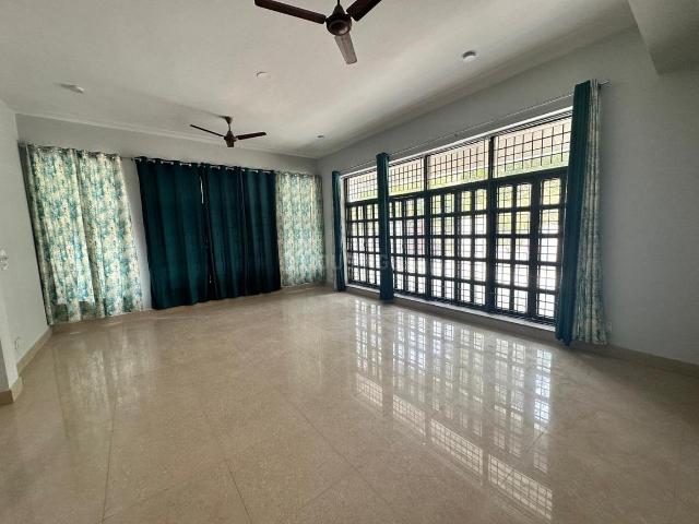 Residential Plot in Delta II for resale Greater Noida. The reference number is 20359389