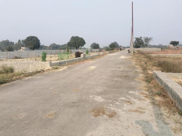 Residential Plot in Deri Skaner for resale Greater Noida. The reference number is 16113036